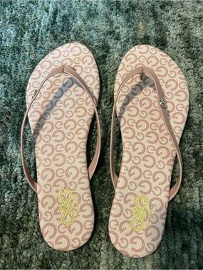 GBG Guess Womens Pink Patterned Flip Flop Sandals Size 8